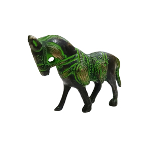 Vajilla de caballo de pie de latón creativo, adorno de escritorio de estilo antiguo y estatua de sala de estar para amantes ecuestres y decoración del hogar - Product Image 1