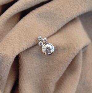 Pendentif Anniversaire de Luxe en Moissanite Ronde Sertie de Griffes pour Femme, Bijou en Argent Sterling 925, Expédition le Jour Même - Product Image 2