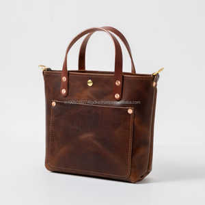 Sac fourre-tout en cuir véritable pour femmes au prix de gros avec élégant sac en cuir véritable fabriqué à la main sac à bandoulière motif logo pour le voyage - Product Image 3