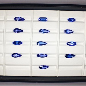 หินอัญมณีธรรมชาติ Tanzanite เจียระไนอย่างดีและขัดเงาด้วยสีที่มีคุณภาพและความแวววาว tanzanite สำหรับเครื่องประดับในขนาดต่างๆ - Product Image 1
