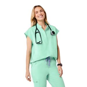 Traje médico de enfermera con cuello en V a precio de fábrica logotipo personalizado y uniforme de manga corta de tela para clínicas y hospitales - Product Image 1