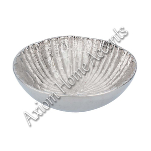 Axiom Home Accents Bol à fruits en aluminium argenté mat contemporain élégant à l'extérieur Ornementation brillante rendue à la main Utilisation dans la cuisine - Product Image 3