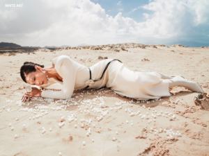 Deknit dos Satin Georgette tissu longues robes femmes avec fermeture éclair au dos manches longues nouveauté col en v SANDRO longue robe - Product Image 3