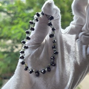 Pulsera de cuentas de moissanita Hermosas gotas de lágrima negra Moissanite & Aqua Blue Cubs Moissanite Beads joyería personalizada - Product Image 1