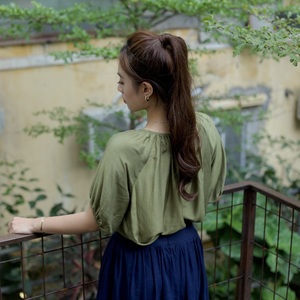 Blusas de mujer Premium Lino y seda Elegante patrón a cuadros Tejido Rayón Ajuste suelto con mangas cortas voluminosas - Product Image 3