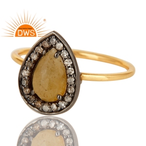 Anillo apilable de piedras preciosas de zafiro amarillo y Diamante chapado en oro de 18 quilates de plata esterlina superventas, fabricante de joyería fina Demi - Product Image 3