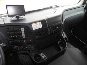 MEJOR ENVÍO Camión volquete IVEC Trakker AD 410T45 2020 Erup 6 Camión volquete de transmisión automática - Product Image 4