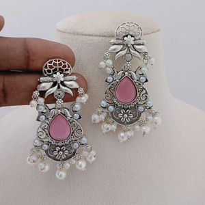 Conjunto de pendientes de caléndula de plata oxidada antigua Acabado lujoso Patrón único Latón Hecho Producto a granel Diseño personalizado - Product Image 1