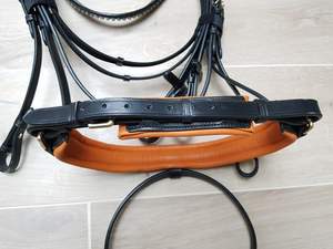 Bridon de cheval en cuir de qualité supérieure Uta, rênes simples, muserolle réglable à manivelle, frontal rembourré, ajustement confortable pour l'entraînement et les spectacles - Product Image 2