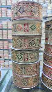 Vente en gros de dentelle brodée avec des perles et des strass, 100% polyester, écologique, personnalisée, pour vêtements, sacs, chaussures - pour cadeaux, 1 pièce - Product Image 5