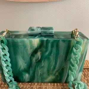 Sac à main en résine beige artisanal |   Sac à main de luxe élégant pour un usage quotidien et le maquillage |   Nouveautés imperméables et durables - Product Image 4