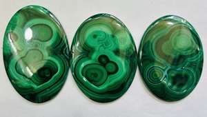 AAA + Cabochon de malachite naturelle de haute qualité pierre en vrac taille personnalisée pour la fabrication de bijoux pendentif créations de bijoux uniques - Product Image 2