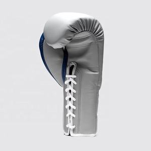Dernier modèle Gants de kickboxing à lacets bleu gris de qualité supérieure Gants de compétition de Muay Thai avec logo personnalisé Gants en cuir véritable - Product Image 3