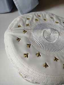 หมวกสวดมนต์มุสลิมแบบพิเศษมีลวดลายสีขาวและสีทองเต็มศีรษะมงกุฎแข็ง kufi - Product Image 5