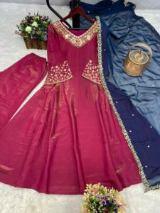 Élégante nouvelle robe traditionnelle Anarkali avec bas et contraste Dupatta superbe ensemble 3 pièces pour les mariages et les événements culturels - Product Image 3