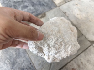 Pyrophyllite en morceaux pour revêtements de sol antidérapants et pavés industriels, haute dureté et résistance à l'abrasion - Product Image 4