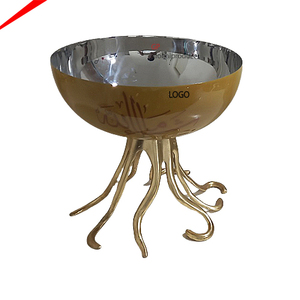 Bol de service décoratif moderne avec base élégante pour la décoration de la table à manger - Product Image 1