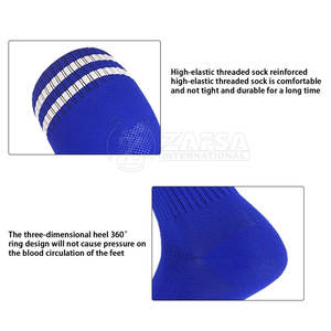 Chaussettes de football fabriquées avec des matériaux de performance pour garder les pieds au sec Chaussettes de football fraîches et concentrées - Product Image 6