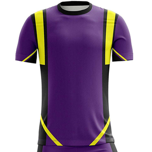 Uniforme de football personnalisé avec logo imprimé, disponible en plusieurs tailles et couleurs, idéal pour les écoles, les clubs et les uniformes de football professionnels. - Product Image 2