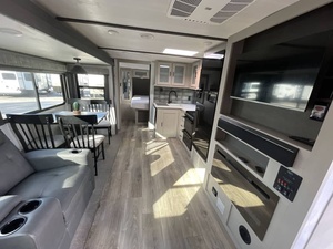 Camping-car d'occasion 2023 Foorest River Salem 25RBHL - Product Image 4