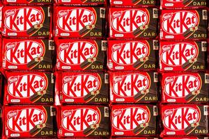 KitKat Classic and Chunky Chocolate Bars Caramelo sólido con sabor saludable Crispy Snack Paquete a granel para exportación y venta - Product Image 5