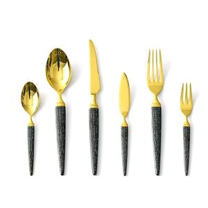 ช้อนส้อมทองสุดหรูพิเศษ PVD สีทองพร้อมมือจับสีดำอุปกรณ์ขัดผิวแบบขัดเงาปลอดภัยและมีสุขภาพดีสำหรับการใช้งานประจำวัน - Product Image 1