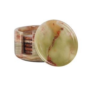 Magnifique ensemble de sous-verres en résine brillante avec un design transparent idéal pour une décoration intérieure moderne, élégante et minimaliste - Product Image 3