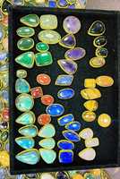 Perles colorées en pierres précieuses avec laiton pour la fabrication de bagues, composants de bijoux en pierres naturelles pour créer des designs uniques.