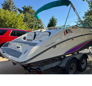 Bateau à moteur de luxe d'occasion Yamaha 212SS 6m Twin High-Performance 1.8L 360cv 10 places avec remorque en vente - Product Image 6