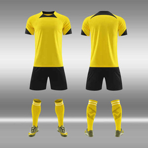 Vêtements de sport de haute qualité kit de football anti-transpiration respirant léger et durable ensemble d'uniformes de football fabricant d'uniformes personnalisés - Product Image 4