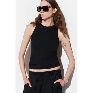 Blusa Corta sin Mangas - Product Image 1