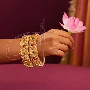 Brazaletes de Moda con Diseño Único, Último Estilo en Venta, Brazaletes de Boda para Mujer, Chapados en Oro, Alta Calidad - Product Image 4