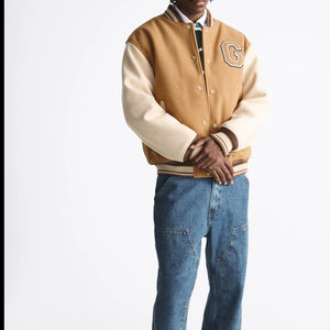 Chaqueta universitaria con mangas de cuero Letterman de lana personalizada para hombre con etiquetas de parches bordados de colores personalizados para un estilo fresco de invierno - Product Image 4