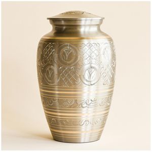 Urna de latón para adultos para cenizas cremadas con diseño clásico perfecto para servicios conmemorativos de entierro y decoración funeraria del hogar - Product Image 5