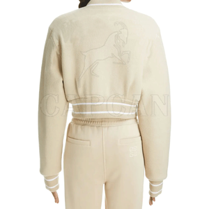 Vestes Letterman recadrées de taille personnalisable pour femmes en cuir de peau de mouton vêtements d'extérieur lettre décoration Sialkot conçu - Product Image 2