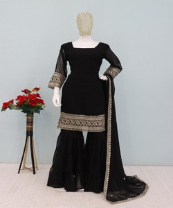 DERNIÈRE GEORGETTE BRODERIE SÉQUENCE TRAVAIL TOP SHARARA AVEC DUPATTABRIDAL WEAR PRIX DE GROS VÊTEMENT ETHNIQUE - Product Image 2