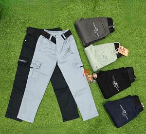 Fourniture en vrac Cargo Fit Bottom Pour Garçons Directement du Vendeur Entier Look Décontracté Élégant et Tendance - Product Image 1