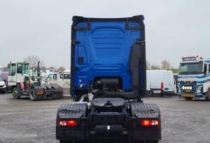 Camión Tractor Usado Ford F-Max 500 4x2 Diésel Automático Euro 6 con Volante a la Izquierda, Caja de Cambios FAST y Suspensión Neumática, Año 2023 - Product Image 4