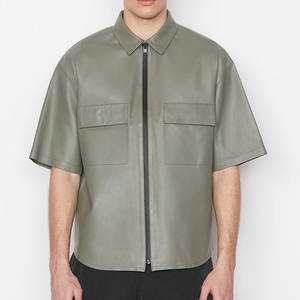 เสื้อผู้ชายหนัง PU สีดำแขนสั้นมีกระดุมตรงหน้าอกมีกระเป๋าแบบปรับแต่งได้ - Product Image 2