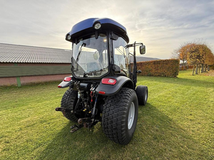 Tracteur agricole fiable 504 de 21 CV 4x4 avec moteur diesel économe en carburant et système hydraulique puissant - Product Image 5