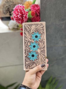 Portefeuille long RFID de style occidental turquoise pour hommes nouveau designer usiné à la main sculpture sur cuir mode porte-monnaie cadeau Offre Spéciale - Product Image 5