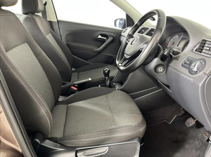 Voiture d'occasion de qualité et abordable, Volkswagen Polo GP 1.4 Comfortline 2016, conduite à droite - Product Image 4