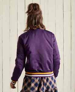 Venta al por mayor Chaqueta Varsity de lana para mujer Manga larga Diseño recortado ligero Chaqueta Varsity transpirable muy demandada para mujer - Product Image 4