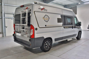 Auto Thago Mali Bu Charming 600 DB Automático Usado 2015 Origen EE. UU. Autonomía 501-600 km Motor 100-150 kW Batería 90-110 kWh - Product Image 4