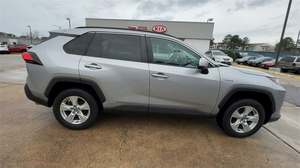 Toyota RAV4 Hybrid XLE AWD SUV 2020 con Asientos de Cuero, Techo Solar, Faros LED, Pantalla Táctil, Cámara Trasera 360, en Venta - Product Image 4