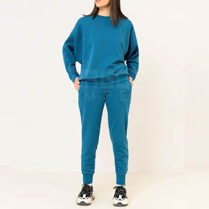 Vente en gros Survêtement à manches longues pour femmes Service OEM de haute qualité Prix bon marché Survêtement pour femmes - Product Image 1