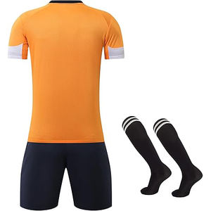 Uniforme de fútbol sublimado personalizado hecho en Pakistán, camiseta de fútbol y pantalones cortos, use su equipo de diseño, uniformes de fútbol 2025 - Product Image 3