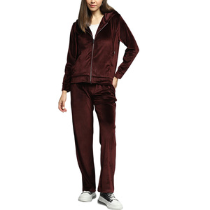 Streetgrace Fabricant OEM de survêtements personnalisés pour femmes avec tissu doux Impression de logo Marque privée Vêtements Gymwear - Product Image 1
