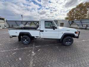 พร้อมส่ง รถกระบะโตโยต้าแลนด์ครุยเซอร์ 79 ตอนเดียว มือสอง - Product Image 2