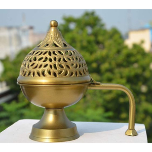 Quemador de incienso de Metal decorativo para el hogar de diseño lujoso, quemador de incienso de latón de la mejor calidad para quemador, regalo de cumpleaños Diwali Etc - Product Image 1